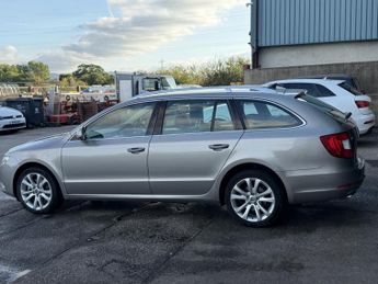 Skoda Superb 2.0 TDI SE Estate 5dr Diesel Manual Euro 5 (140 ps)