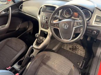 Vauxhall Astra 1.4 16v Excite Hatchback 5dr Petrol Manual Euro 5 (100 ps)