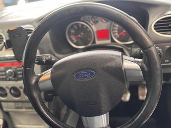 Ford Focus 1.8 Zetec S Hatchback 3dr Petrol Manual (167 g/km, 123 bhp)