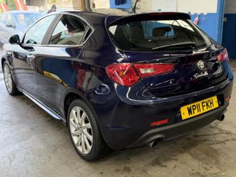Alfa Romeo Giulietta 2.0 JTDM-2 Veloce Hatchback 5dr Diesel Manual Euro 5 (s/s) (170 