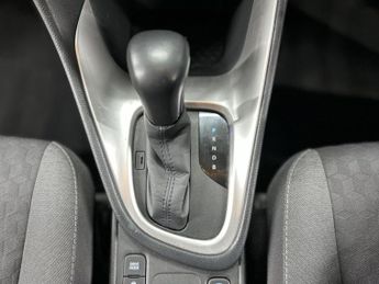 Toyota Yaris 1.5 VVT-h Design Hatchback 5dr Petrol Hybrid E-CVT Euro 6 (s/s) 
