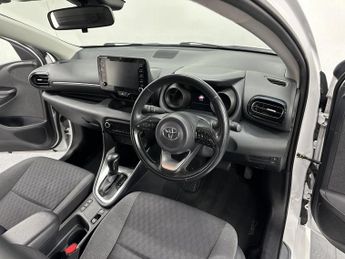 Toyota Yaris 1.5 VVT-h Design Hatchback 5dr Petrol Hybrid E-CVT Euro 6 (s/s) 