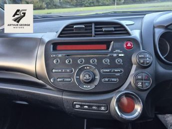 Honda Jazz 1.4 i-VTEC ES Hatchback 5dr Petrol CVT Euro 5 (99 ps)