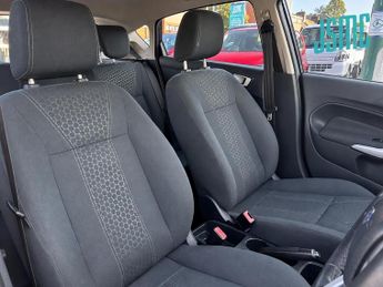 Ford Fiesta 1.4 Zetec Hatchback 5dr Petrol Automatic (154 g/km, 94 bhp)