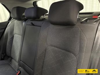 Volkswagen Golf 1.5 eTSI MHEV Life Hatchback 5dr Petrol Hybrid DSG Euro 6 (s/s) 