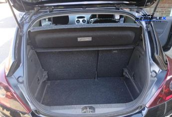 Vauxhall Corsa 1.2i 16v SXi Hatchback 3dr Petrol Manual (124 g/km, 84 bhp)