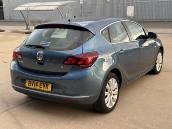 Vauxhall Astra 1.6 16v Elite Hatchback 5dr Petrol Auto Euro 5 (115 ps)