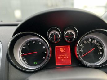 Vauxhall Astra 1.6 16v Elite Hatchback 5dr Petrol Auto Euro 5 (115 ps)