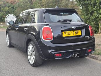 MINI Hatch 2.0 Cooper SD Hatchback 5dr Diesel Auto 6Spd Euro 6 (s/s) (170 p