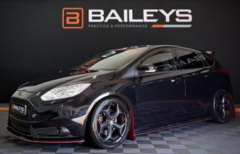 Ford Focus 2.0T EcoBoost ST-3 Hatchback 5dr Petrol Manual Euro 5 (s/s) (250