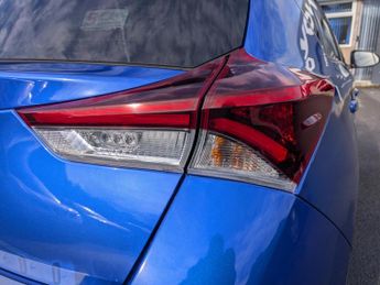 Toyota Auris 1.2 VVT-i Design Hatchback 5dr Petrol Manual Euro 6 (s/s) (116 p