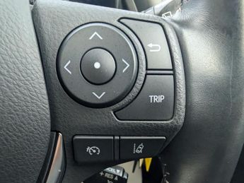Toyota Auris 1.2 VVT-i Design Hatchback 5dr Petrol Manual Euro 6 (s/s) (116 p