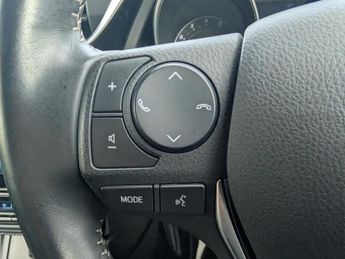 Toyota Auris 1.2 VVT-i Design Hatchback 5dr Petrol Manual Euro 6 (s/s) (116 p