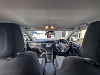 Toyota Auris 1.2 VVT-i Design Hatchback 5dr Petrol Manual Euro 6 (s/s) (116 p