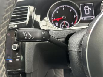 Volkswagen Golf 2.0 TDI BlueMotion Tech R-Line Hatchback 5dr Diesel DSG Euro 6 (