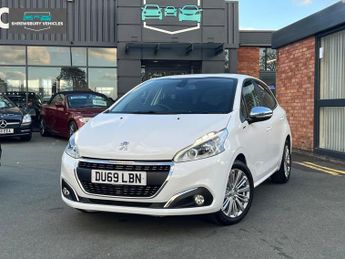 Peugeot 208 1.2 PureTech Signature Hatchback 5dr Petrol Manual Euro 6 (s/s) 