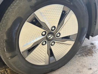 Hyundai IONIQ 1.6 h-GDi Premium Hatchback 5dr Petrol Hybrid DCT Euro 6 (s/s) (