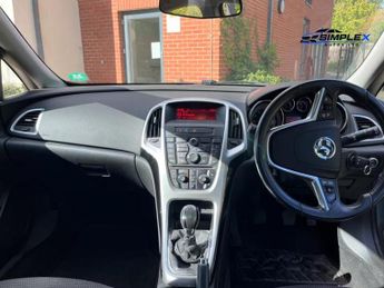 Vauxhall Astra 1.4 16v SRi Hatchback 5dr Petrol Manual Euro 5 (100 ps)