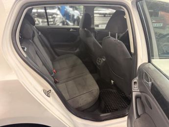 Volkswagen Golf 1.6 TDI Match Hatchback 5dr Diesel DSG Euro 5 (105 ps)