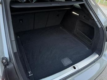 Audi A4 Avant 2.0 TDI 40 Black Edition Estate 5dr Diesel S Tronic quattro Euro