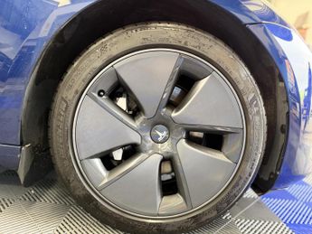 Tesla Model 3 Standard Range Plus Saloon 4dr Electric Auto RWD (241 bhp)