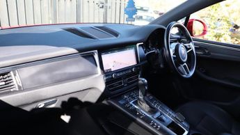 Porsche Macan 2.0T SUV 5dr Petrol PDK 4WD Euro 6 (s/s) (245 ps)