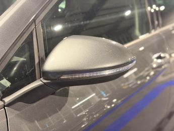 Volkswagen e-Golf 35.8kWh e-Golf Hatchback 5dr Electric Auto (136 ps)
