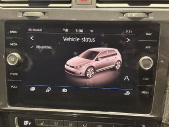 Volkswagen e-Golf 35.8kWh e-Golf Hatchback 5dr Electric Auto (136 ps)