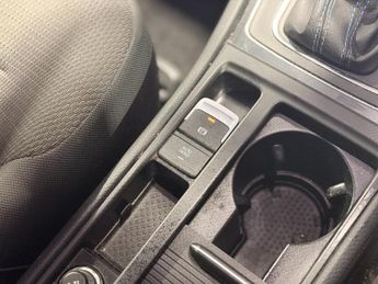 Volkswagen e-Golf 35.8kWh e-Golf Hatchback 5dr Electric Auto (136 ps)