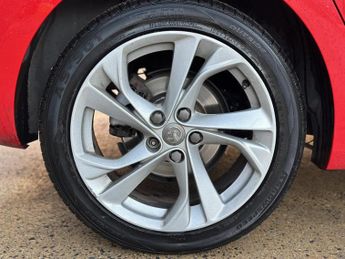 Vauxhall Astra 1.4i Turbo SRi Hatchback 5dr Petrol Auto Euro 6 (s/s) (150 ps)