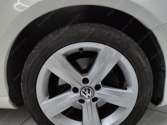 Volkswagen Passat 2.0 TDI BlueMotion Tech SE Saloon 4dr Diesel Manual Euro 5 (s/s)
