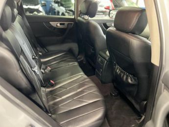 Infiniti FX 3.0 30d V6 Executive SUV 5dr Diesel Auto 4WD Euro 5 (238 ps)