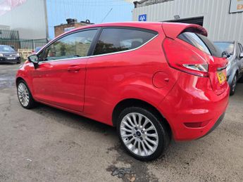 Ford Fiesta 1.4 Titanium Hatchback 3dr Petrol Manual (133 g/km, 94 bhp)