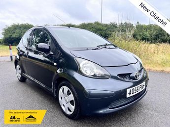 Toyota AYGO 1.0 VVT-i + Hatchback 3dr Petrol Manual Euro 4 (67 bhp)