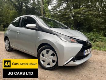 Toyota AYGO 1.0 VVT-i x-play Hatchback 5dr Petrol Manual Euro 6 (68 ps)