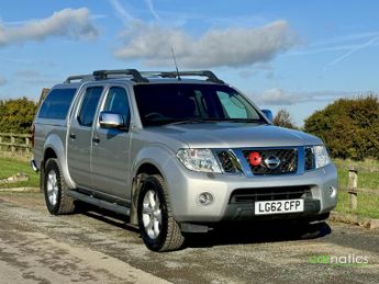 Nissan Navara 2.5 dCi Tekna Pickup Double Cab 4dr Diesel Auto 4WD Euro 5 (190 