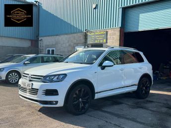 Volkswagen Touareg 3.0 TDI V6 BlueMotion Tech R-Line SUV 5dr Diesel Tiptronic 4WD E