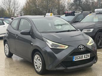 Toyota AYGO 1.0 VVT-i x-play Hatchback 5dr Petrol Manual Euro 6 (71 ps)