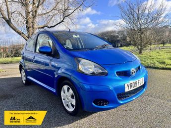 Toyota AYGO 1.0 VVT-i Blue Hatchback 5dr Petrol MultiMode Euro 4 (67 bhp)