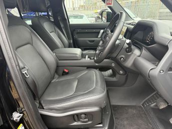 Land Rover Defender 110 