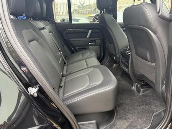 Land Rover Defender 110 