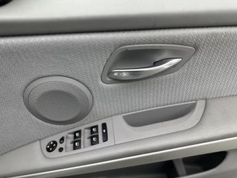 BMW 3 Series 2.0 320i SE Saloon 4dr Petrol Steptronic Euro 4 (170 ps)