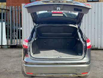 Nissan Qashqai 1.6 dCi Tekna SUV 5dr Diesel XTRON 2WD Euro 6 (s/s) (130 ps)