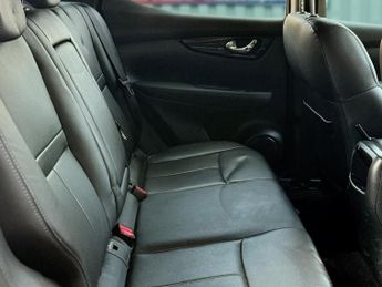 Nissan Qashqai 1.6 dCi Tekna SUV 5dr Diesel XTRON 2WD Euro 6 (s/s) (130 ps)