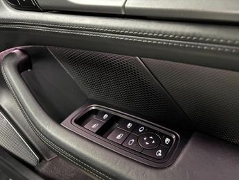 Porsche Taycan Performance Plus 93.4kWh Turbo S Auto 4WD 4dr (11kW Charger)