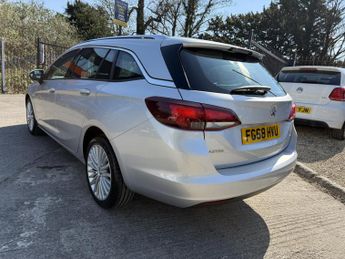 Vauxhall Astra 1.6 CDTi BlueInjection Elite Nav Hatchback 5dr Diesel Auto Euro 