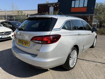 Vauxhall Astra 1.6 CDTi BlueInjection Elite Nav Hatchback 5dr Diesel Auto Euro 