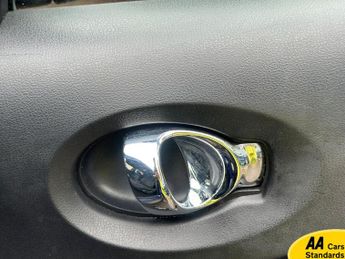 Nissan Juke 1.6 N-Connecta SUV 5dr Petrol XTRON Euro 6 (117 ps)