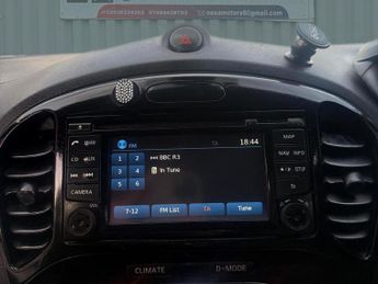 Nissan Juke 1.6 Tekna SUV 5dr Petrol CVT Euro 5 (117 ps)