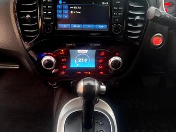 Nissan Juke 1.6 Tekna SUV 5dr Petrol CVT Euro 5 (117 ps)